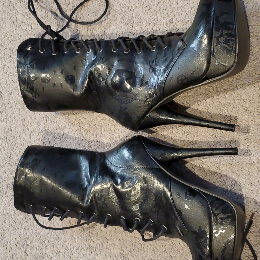 Iron Fist heel size 7